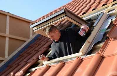 Pose de fenêtres de toit Velux à Arvigna